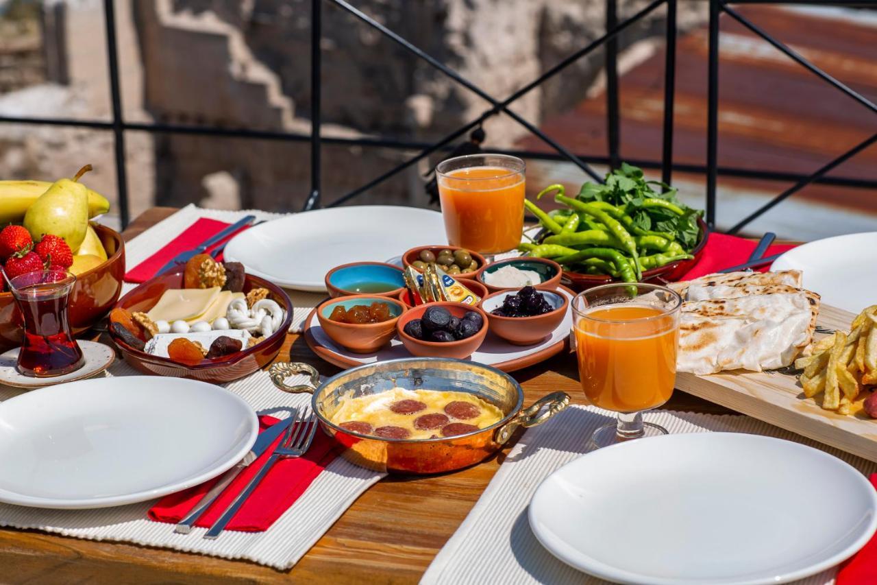 Ikarus Cappadocia Hotel Uçhisar Eksteriør billede